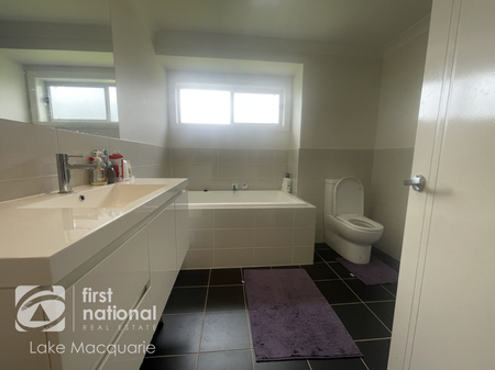 2 Sandfield Street, Cameron Park NSW 2285 - House For Rent | Domain - Photo 3