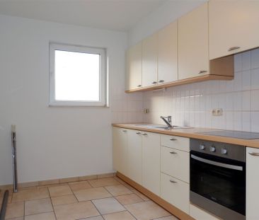 Lichtrijk appartement met 2 slaapkamers te huur in hartje Kortrijk - Photo 4