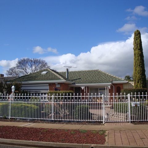 Charming Family Home in Elizabeth Downs! Neat 3 Bedroom Home - Photo 1