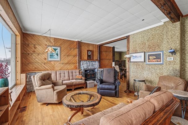 For Lease - 531 Route 400 Route, Russell, Ontario - Photo 1