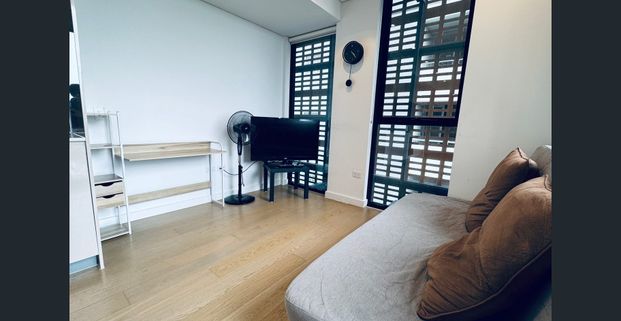 1 Bed Furnished Apt in the Heart of St Leonards - Photo 1