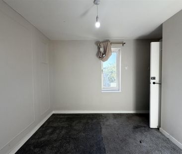 3 Bedroom House - End Terrace To Let - Photo 6