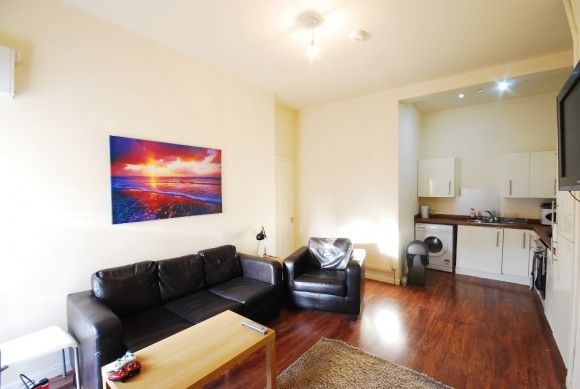 3 Bed - Claremont Road, Spital Tongues - Photo 1