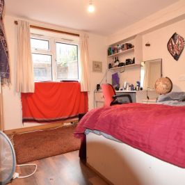 11 bedroom House in & 13B Brudenell Road, Leeds - Photo 1