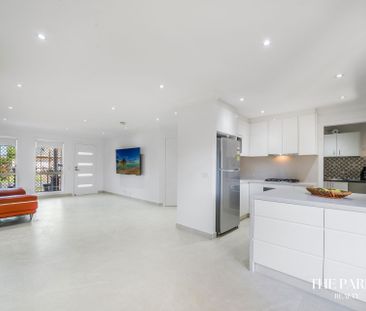 Stunning Double-Storey Townhouse at 3/53 Fitzgerald Avenue, Edensor... - Photo 2