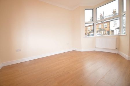 Montague Road, Slough, Berkshire,SL1 - Photo 2