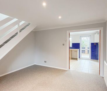 2 bedroom end of terrace house to rent - Photo 3