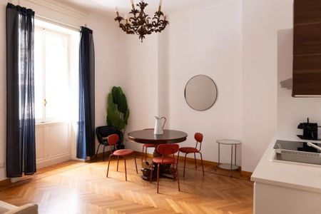 Via Enrico Besana, Milan, Lombardy 20122 - Photo 2