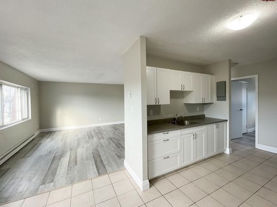 Boxwood Place Apts - PARKING SPACE, HEAT & WATER INCLUDED - Photo 1