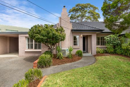 LIGHT FILLED HOME WITH LUSH GARDEN SURROUNDS - Photo 5