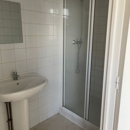 Appartement T2 situé dans une cour sécurisée - Photo 4