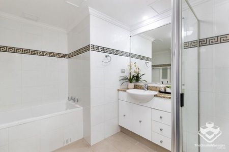 Location! Modern 1 bedroom apartment in Chatswood CBD - Photo 5