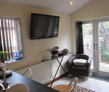 1 bedroom in a house share to rent - Photo 1