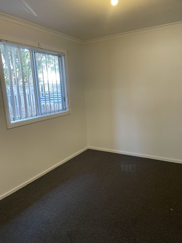 2 Bedroom unit with river views !! - Photo 2