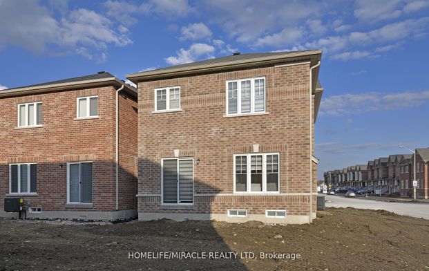 Detached Home For Lease | E8133544 - Photo 1