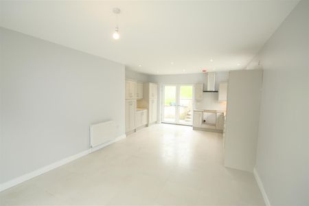 33 Lisburn Road, - Photo 3