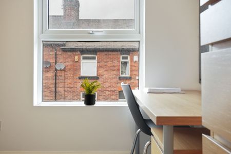 4 bedroom terraced house to rent - Photo 4