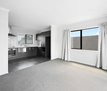 Discover this well-presented two-bedroom, two-bathroom home located... - Photo 5