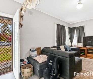 Appealing 3 Bedroom Family Home. - Photo 1