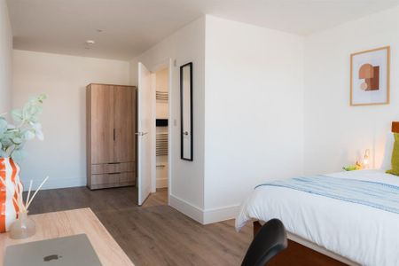 1 bedroom in a house share to rent - Photo 2