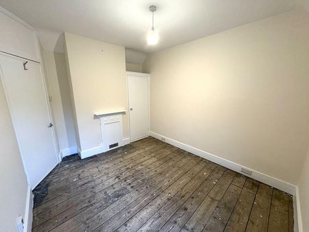 2 bedroom semi-detached house to rent - Photo 4