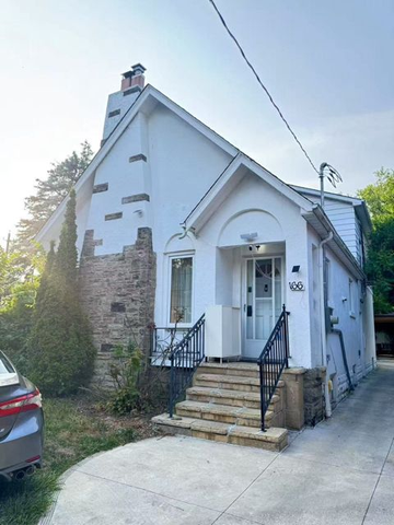 For Lease - 166 Chaplin Crescent Unit# 2nd floor one room, Toronto, Ontario - Photo 2