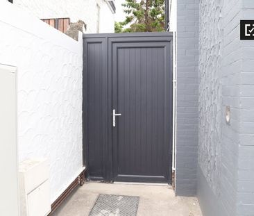 Room in 7-bedroom apartment for rent in Whitehall, Dublin. - Photo 6