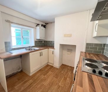 2 bedroom semi-detached house to rent - Photo 6