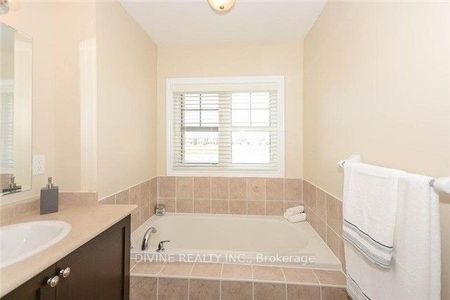 Townhouse For Lease | W8143122 - Photo 2