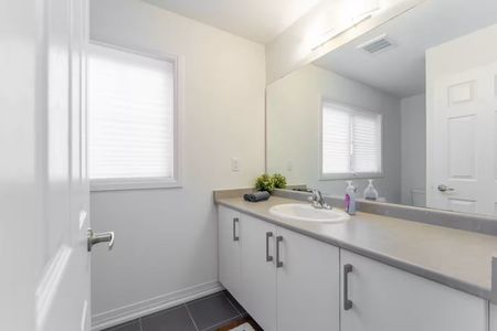 For Lease - 120 Velvet Way, Thorold, Ontario - Photo 2