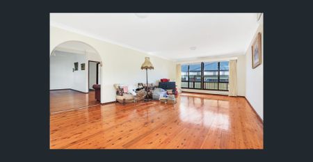 Charming 3-Bedroom Cottage with Studio | Spacious Living in Prime Fairy Meadow Location - Photo 2