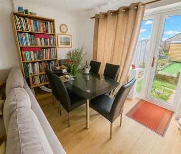 1 bedroom in a house share to rent - Photo 2