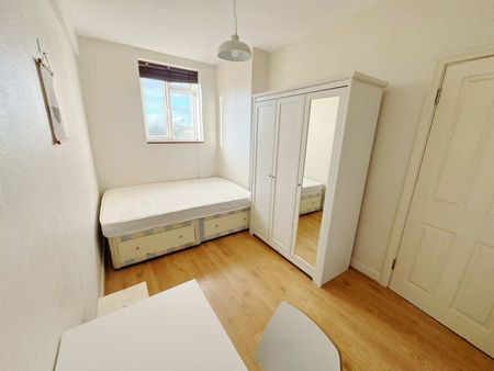 Meville Court Room 1 room 2 - Photo 4