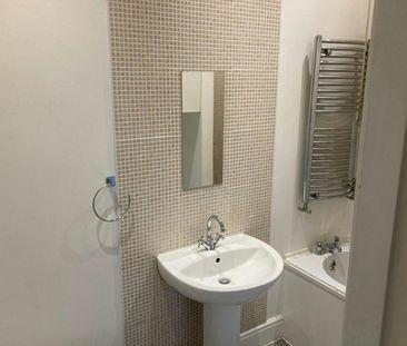 Flat to rent on - Photo 5