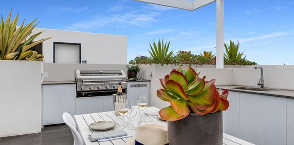 Ground floor Air-conditioned 1 Bedroom Apartment - walk to schools, bars/cafes, public transport and the Brisbane River - Photo 2