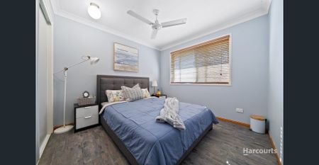 Expansive Family Home with Stunning Views - Photo 4