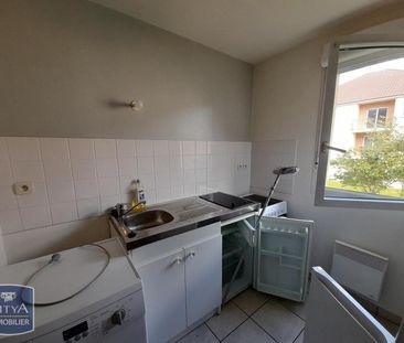 Location Appartement 2 pièces 47m² FECAMP 76400 - Photo 2