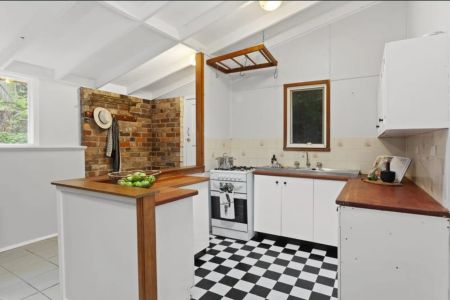 28 Freelander Avenue, Katoomba. - Photo 4