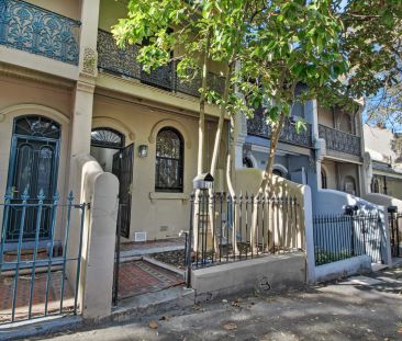 Location & lifestyle - Photo 2