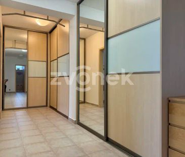 Prostorný byt 5+kk u Centrálního parku, pěkná a klidná lokalita - Photo 2
