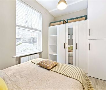 A well-presented one bedroom apartment - Photo 4