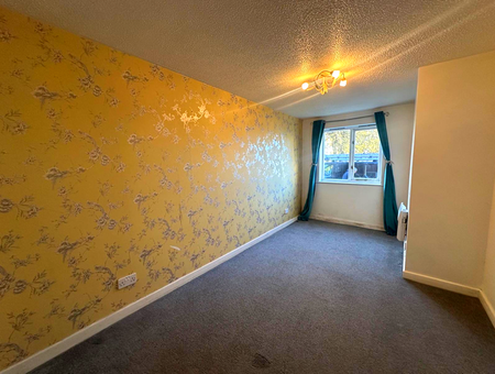 2 bedroom maisonette to rent - Photo 2