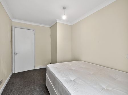 South Birkbeck Road, London, E11 4JH - Photo 5