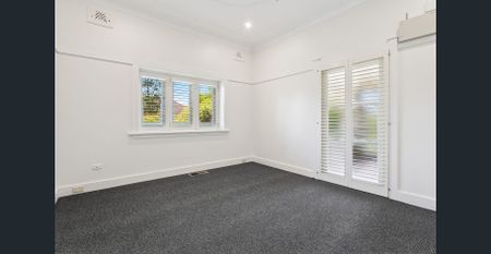 Expansive character home with studio and pool - Photo 4