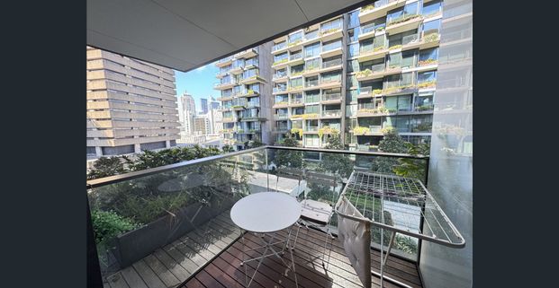 LEVEL 8 | MODERN & FULLY FURNISHED ONE-BEDROOM SUITE | ONE CENTRAL PARK - Photo 1