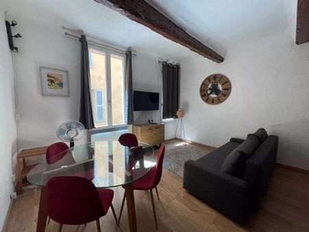 A LOUER - AIX CENTRE VILLE - MAGNIFIQUE T2 MEUBLE - Photo 2