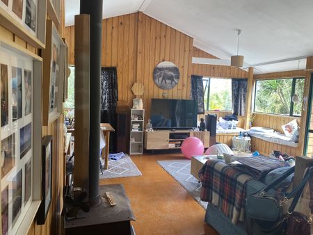 Onetangi, 3-4 Bedroom $660 p/w - Photo 2