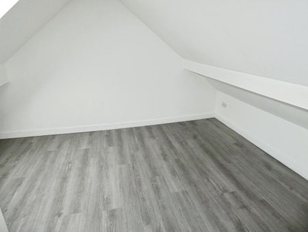3 bedroom flat to rent - Photo 5