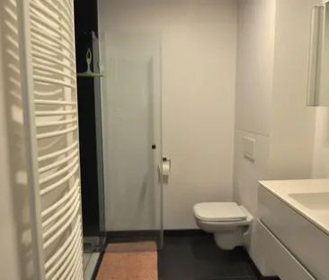 Ruim duplex appartement met terras en autostaanplaats - Photo 5