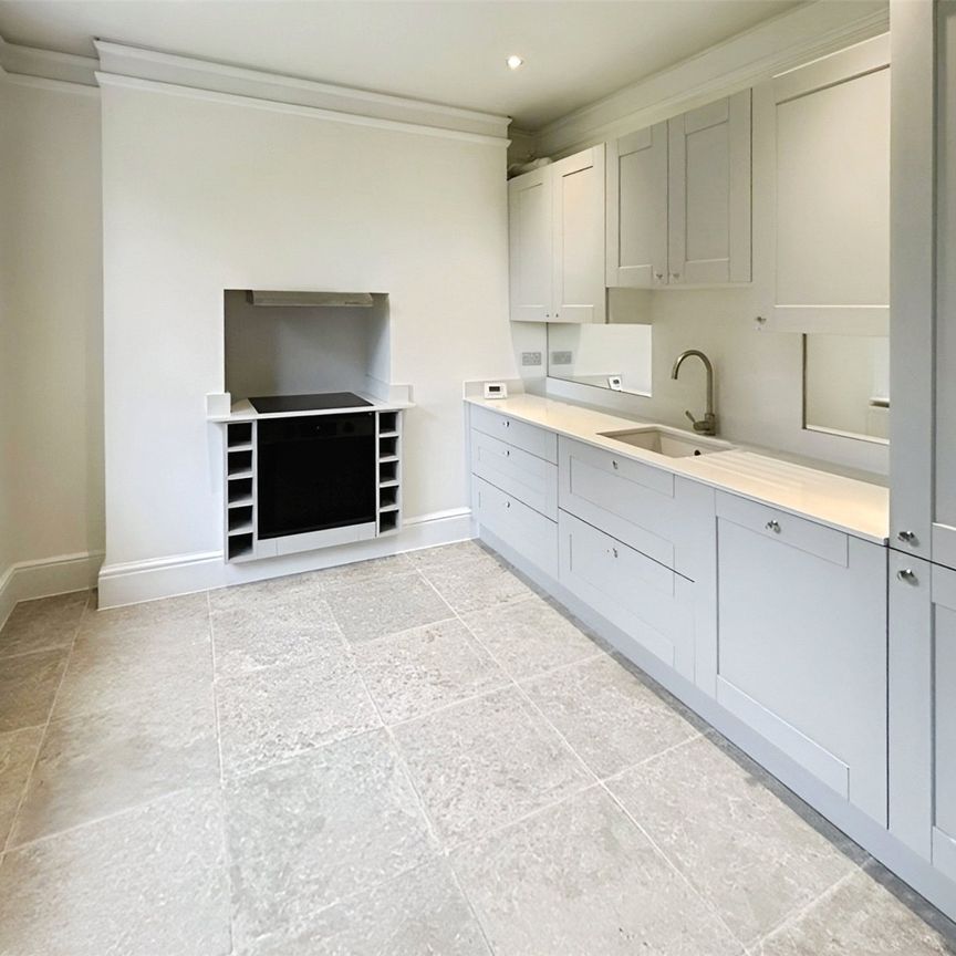 Coopers Hill Lane, Englefield Green, Surrey, TW20 0JY - Photo 1